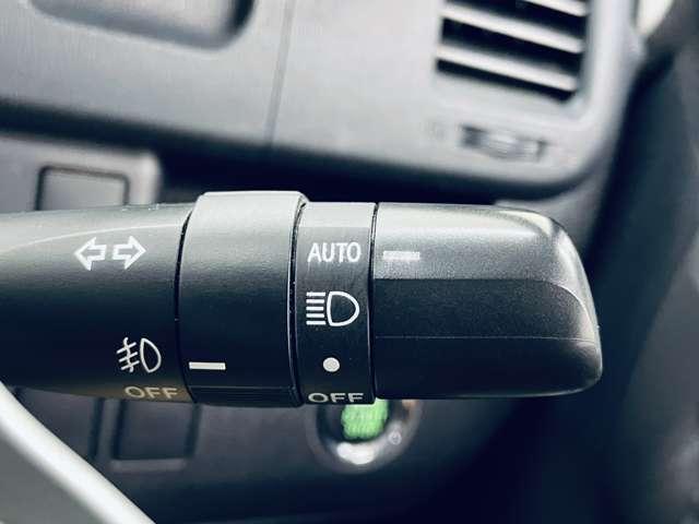 �u�I�[�g���C�g�v�@�Â��Ȃ�Ǝ����Ń��C�g���_�����A���S�^�]���菕���I