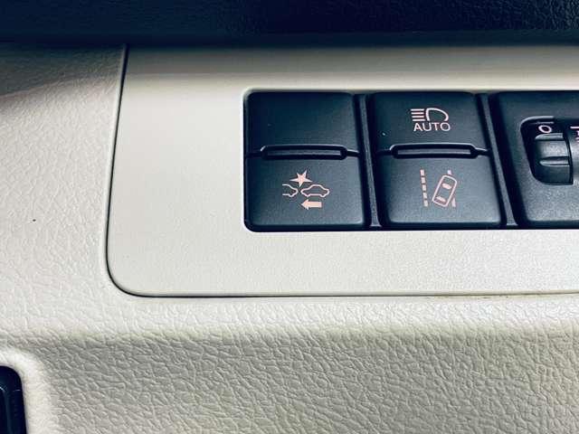 �u�Փ˔�Q�y���u���[�L�i�v���N���b�V���Z�[�t�e�B�j�v�@�O���̎����ԓ����J�����⃌�[�_�[�ȂǂŌ��m���A�Փ˂��邨���ꂪ����ꍇ�ɂ́A�x���u���[�L�͐���ɂ��Փˉ�𑀍��⏕���܂���