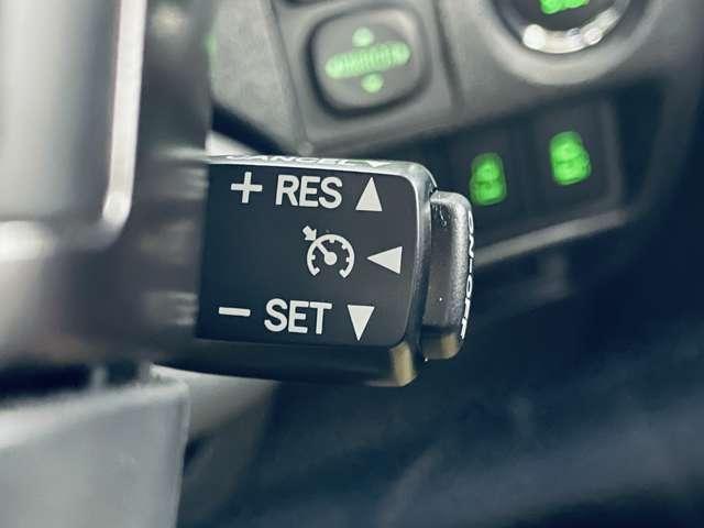 �u�N���[�Y�R���g���[���v�@�A�N�Z���𓥂܂Ȃ��Ă��ݒ肵�����x�Ŏ����I�ɑ��s����̂Ńh���C�o�[�̕��S���y�����܂���