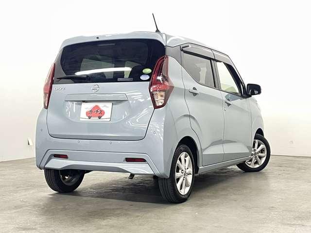 デイズ Ｘ　禁煙車　エマージェンシーブレーキ　アラウンドビューモニター　地デジ付きナビ　オートライト　純正１４インチアルミホイール（5枚目）