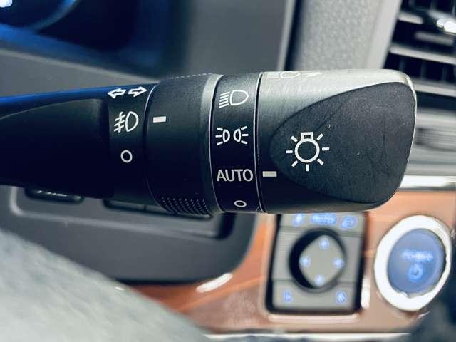 �u�I�[�g���C�g�v�@�Â��Ȃ�Ǝ����Ń��C�g���_�����A���S�^�]���菕���I