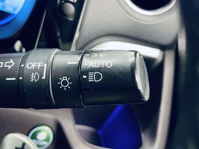 �u�I�[�g���C�g�v�@�Â��Ȃ�Ǝ����Ń��C�g���_�����A���S�^�]���菕���I