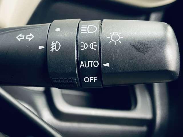 �u�I�[�g���C�g�v�@�Â��Ȃ�Ǝ����Ń��C�g���_�����A���S�^�]���菕���I