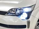 「ディスチャージヘッドライト」明るい光で暗い夜道も安全に運転できますね♪