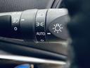 「オートライト」 暗くなると自動でライトが点灯し、安全運転を手助け!
