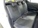「後席シート」 使用感が少な目で、キレイな状態です♪