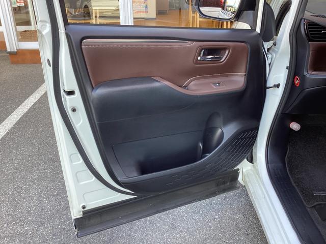 エスクァイア Ｇｉ　／ＴＲＤフルエアロ　ＴＲＤグリル／アルパインＢｉｇＸ１０型ナビＴＶ　Ｂｌｕｅｔｏｏｔｈ／バックカメラ／ＥＴＣ／スマートキー　プッシュスタート／両側パワースライドドア／レザーシート　シートヒーター（41枚目）