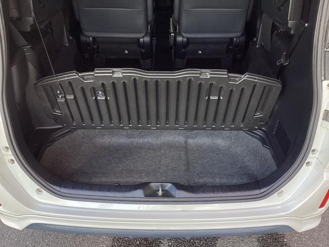エスクァイア Ｇｉ　／ＴＲＤフルエアロ　ＴＲＤグリル／アルパインＢｉｇＸ１０型ナビＴＶ　Ｂｌｕｅｔｏｏｔｈ／バックカメラ／ＥＴＣ／スマートキー　プッシュスタート／両側パワースライドドア／レザーシート　シートヒーター（56枚目）
