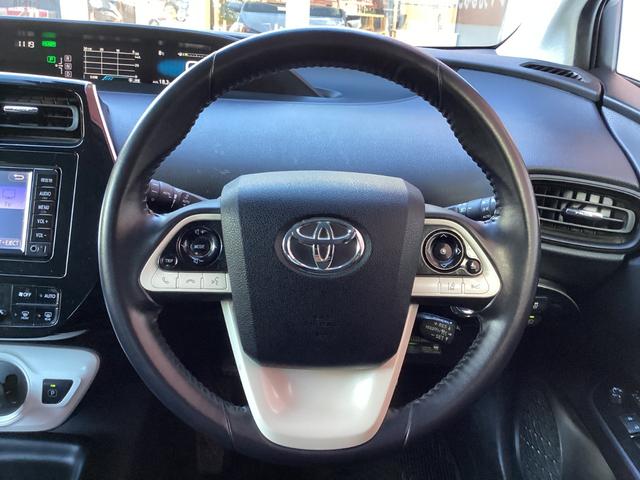 プリウス Ｓセーフティプラス　トヨタセーフティセンス　レーダークルーズコントロール　スマートキー×２　エアロ　ＬＥＤディライト（13枚目）