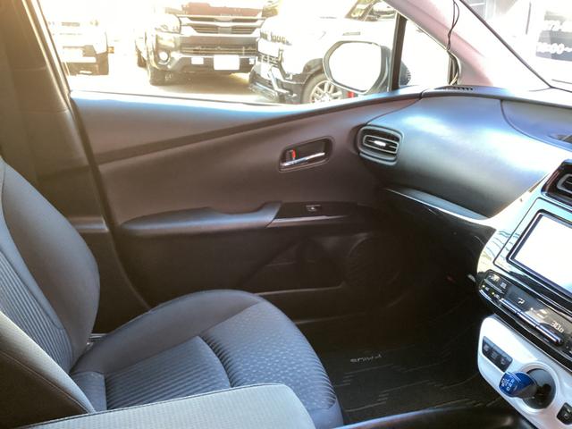 プリウス Ｓセーフティプラス　トヨタセーフティセンス　レーダークルーズコントロール　スマートキー×２　エアロ　ＬＥＤディライト（27枚目）