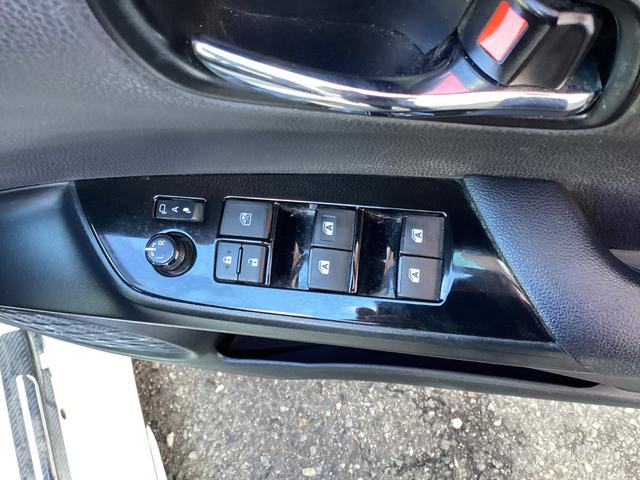 プリウス Ｓセーフティプラス　トヨタセーフティセンス　レーダークルーズコントロール　スマートキー×２　エアロ　ＬＥＤディライト（33枚目）