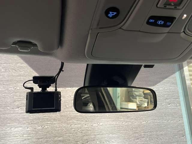 プリウス Sツーリングセレクション 黒レザーシート 純正9インチナビ&フルセグTV DVDプレイヤー ミュージックサーバー 前席シートヒーター(22枚目)