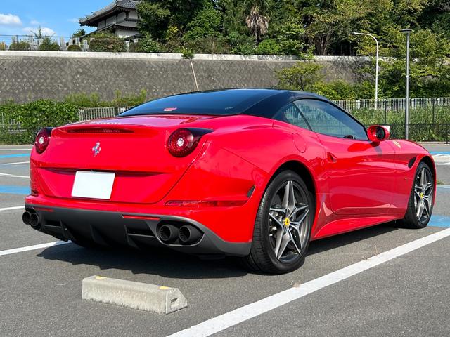 カリフォルニアＴ ベースグレード　Ｆ１　ＤＣＴ・２０インチダイヤモンドカット鍛造ホイール・ＬＥＤカーボンステアリング・純正ナビ・バックカメラ・クリアランスソナー（2枚目）