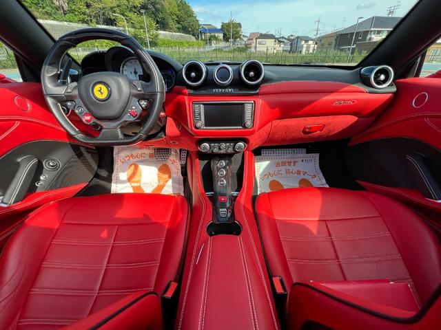 カリフォルニアＴ ベースグレード　Ｆ１　ＤＣＴ・２０インチダイヤモンドカット鍛造ホイール・ＬＥＤカーボンステアリング・純正ナビ・バックカメラ・クリアランスソナー（4枚目）