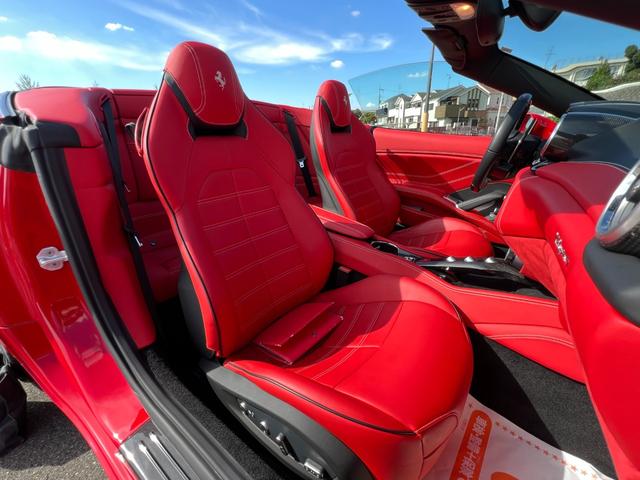 カリフォルニアＴ ベースグレード　Ｆ１　ＤＣＴ・２０インチダイヤモンドカット鍛造ホイール・ＬＥＤカーボンステアリング・純正ナビ・バックカメラ・クリアランスソナー（9枚目）