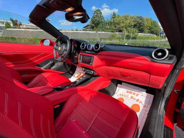 カリフォルニアＴ ベースグレード　Ｆ１　ＤＣＴ・２０インチダイヤモンドカット鍛造ホイール・ＬＥＤカーボンステアリング・純正ナビ・バックカメラ・クリアランスソナー（10枚目）