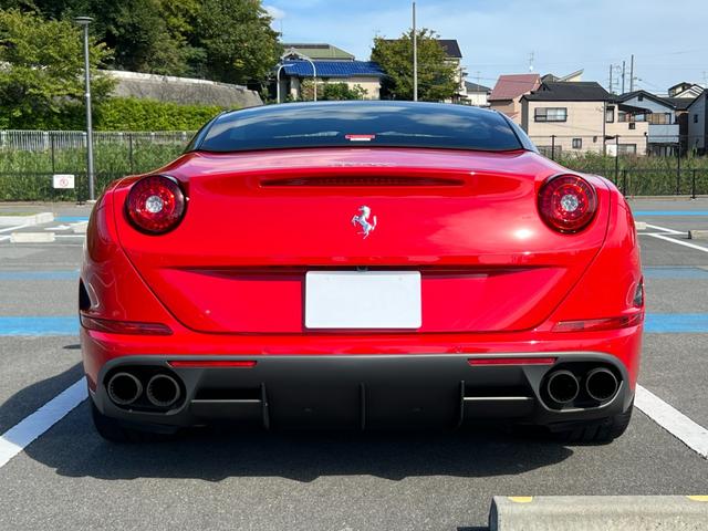 カリフォルニアＴ ベースグレード　Ｆ１　ＤＣＴ・２０インチダイヤモンドカット鍛造ホイール・ＬＥＤカーボンステアリング・純正ナビ・バックカメラ・クリアランスソナー（12枚目）
