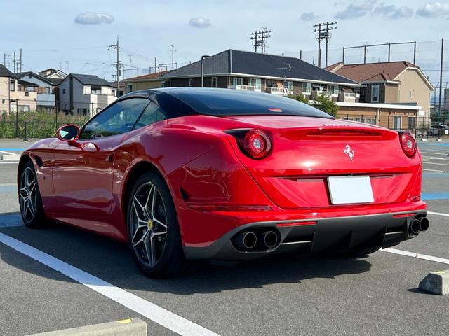 カリフォルニアＴ ベースグレード　Ｆ１　ＤＣＴ・２０インチダイヤモンドカット鍛造ホイール・ＬＥＤカーボンステアリング・純正ナビ・バックカメラ・クリアランスソナー（15枚目）