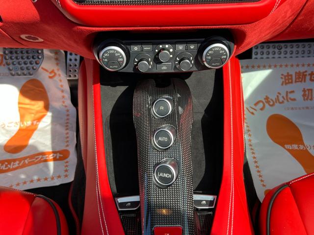 カリフォルニアＴ ベースグレード　Ｆ１　ＤＣＴ・２０インチダイヤモンドカット鍛造ホイール・ＬＥＤカーボンステアリング・純正ナビ・バックカメラ・クリアランスソナー（21枚目）