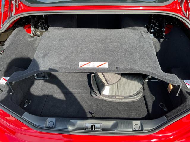 カリフォルニアＴ ベースグレード　Ｆ１　ＤＣＴ・２０インチダイヤモンドカット鍛造ホイール・ＬＥＤカーボンステアリング・純正ナビ・バックカメラ・クリアランスソナー（32枚目）