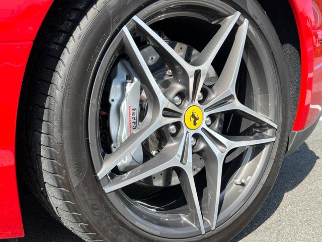 カリフォルニアＴ ベースグレード　Ｆ１　ＤＣＴ・２０インチダイヤモンドカット鍛造ホイール・ＬＥＤカーボンステアリング・純正ナビ・バックカメラ・クリアランスソナー（48枚目）