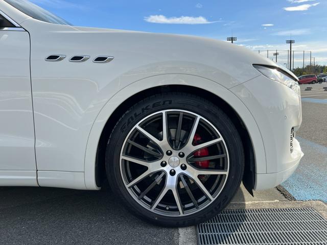 レヴァンテ ベースグレード　Ｑ４・サンルーフ・全周囲カメラ・エアサスペンション・パワーシート・前後シートヒーター・電動バックドア・ナビ・フルセグ・アダプティブクルーズコントロール・クリアランスソナー・純正２１ＡＷ（46枚目）