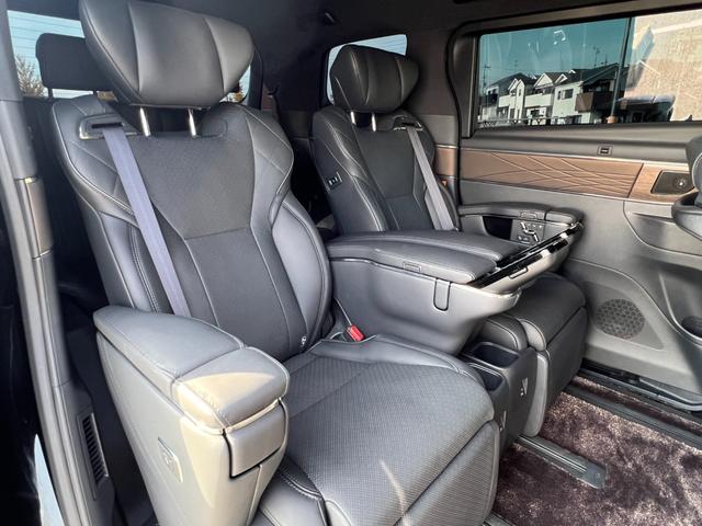 ヴェルファイアPHEV エグゼクティブラウンジ PHEV・モデリスタエアロ・左右ムーンルーフ・トヨタセーフティセンス・デジタルミラー・後席モニター・JBLサウンド・アラウンドビューカメラ・電動オットマン・シートベンチレーション・ステアリングヒーター(10枚目)