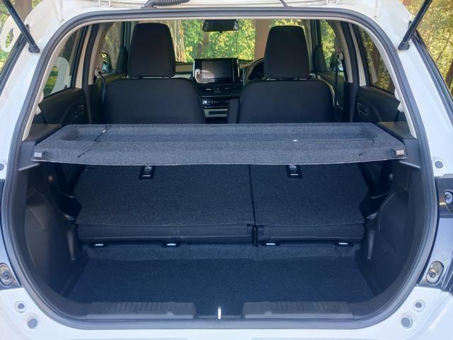 スイフト ハイブリッドMZ 純正9インチナビ・ETC・電動パーキング・シートヒーター 全方位カメラ Bluetooth接続 アルミホイール オートライト コーナーセンサー(19枚目)