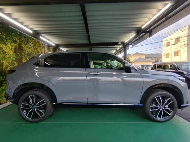 ヴェゼル ｅ：ＨＥＶ　Ｚ　バックカメラ・電動パーキング・シートヒーター・コーナーセンサー・ＬＥＤヘッドライト　アルミホイール　オートライト　横滑り防止装置（13枚目）