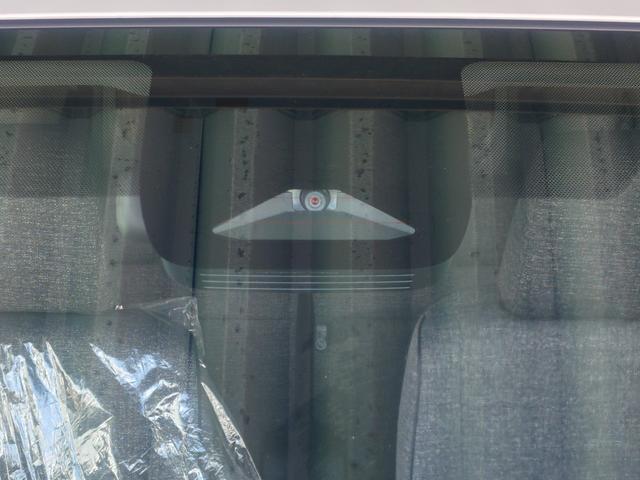 シエンタ ハイブリッドＺ　天井サーキュレーター・全方位カメラ・両側電動スライドドア・クルーズコントロール・コーナーセンサー・ＵＳＢ電源・ふらつき警報・ＬＥＤヘッドライト（8枚目）