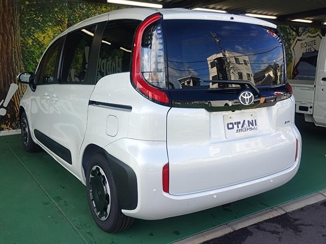 シエンタ ハイブリッドＺ　天井サーキュレーター・全方位カメラ・両側電動スライドドア・クルーズコントロール・コーナーセンサー・ＵＳＢ電源・ふらつき警報・ＬＥＤヘッドライト（16枚目）