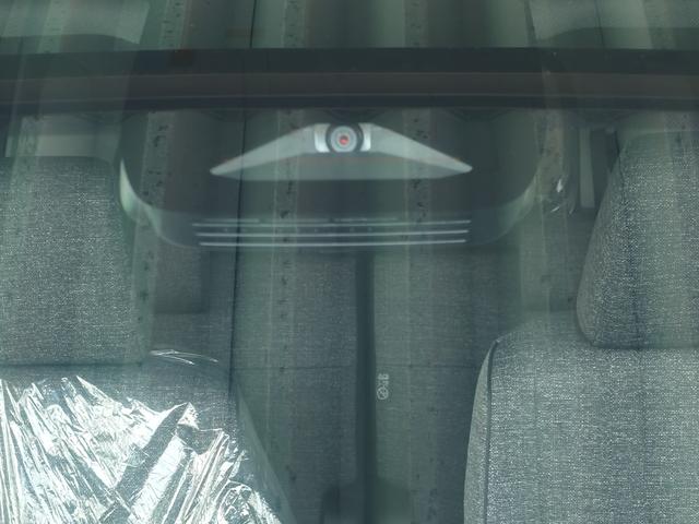 シエンタ ハイブリッドＺ　天井サーキュレーター・全方位カメラ・両側電動スライドドア・クルーズコントロール・コーナーセンサー・ＵＳＢ電源・ふらつき警報・ＬＥＤヘッドライト（8枚目）