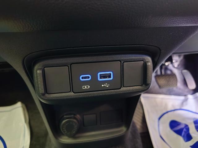 シエンタ ハイブリッドＺ　天井サーキュレーター・全方位カメラ・両側電動スライドドア・クルーズコントロール・コーナーセンサー・ＵＳＢ電源・ふらつき警報・ＬＥＤヘッドライト（36枚目）