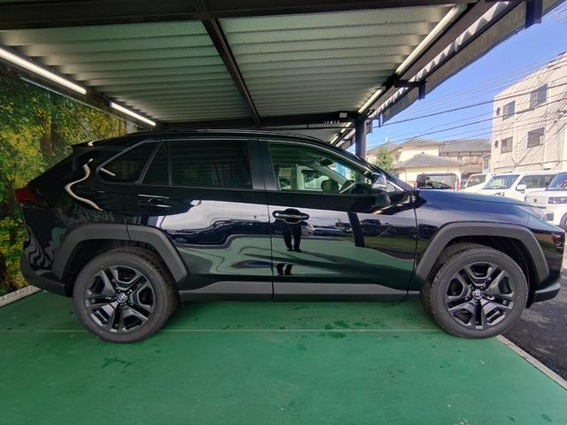 ＲＡＶ４ ハイブリッドアドベンチャー　４ＷＤ　ハンズフリーパワーバック・デジタルインナーミラー・電動パーキング・クルーズコントロール　パワーシート　シートヒーター　衝突被害軽減システム（16枚目）