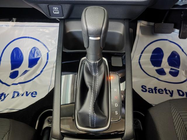 ＷＲ－Ｖ Ｘ　バックカメラ・クルーズコントロール・・コーナーセンサー・ふらつき警報・スマートキー　衝突被害軽減システム　電動格納ミラー　アルミホイール（35枚目）