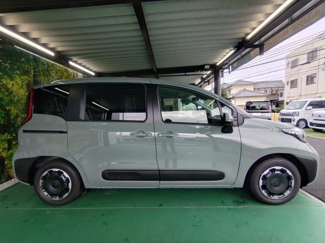 シエンタ ハイブリッドＺ　天井サーキュレーター・全方位カメラ・両側電動スライドドア・クルーズコントロール・コーナーセンサー・ＵＳＢ電源・ふらつき警報・ＬＥＤヘッドライト　スマートキー（12枚目）