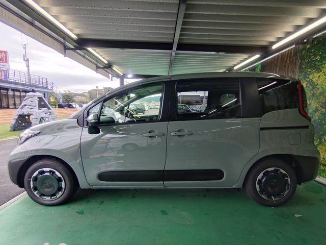 シエンタ ハイブリッドＺ　天井サーキュレーター・全方位カメラ・両側電動スライドドア・クルーズコントロール・コーナーセンサー・ＵＳＢ電源・ふらつき警報・ＬＥＤヘッドライト　スマートキー（13枚目）