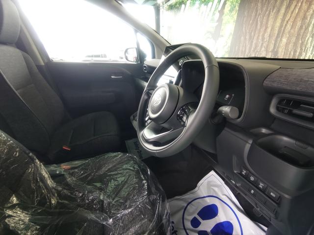 シエンタ ハイブリッドＺ　天井サーキュレーター・全方位カメラ・両側電動スライドドア・クルーズコントロール・コーナーセンサー・ＵＳＢ電源・ふらつき警報・ＬＥＤヘッドライト　スマートキー（24枚目）