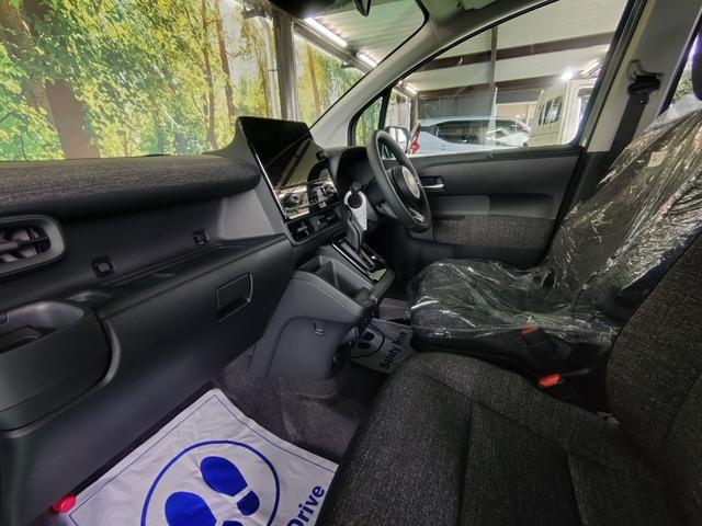 シエンタ ハイブリッドＺ　天井サーキュレーター・全方位カメラ・両側電動スライドドア・クルーズコントロール・コーナーセンサー・ＵＳＢ電源・ふらつき警報・ＬＥＤヘッドライト　スマートキー（25枚目）