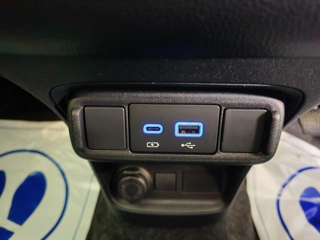 シエンタ ハイブリッドＺ　天井サーキュレーター・全方位カメラ・両側電動スライドドア・クルーズコントロール・コーナーセンサー・ＵＳＢ電源・ふらつき警報・ＬＥＤヘッドライト　スマートキー（37枚目）