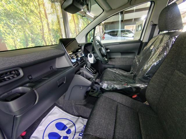 シエンタ ハイブリッドＺ　天井サーキュレーター・全方位カメラ・両側電動スライドドア・クルーズコントロール・コーナーセンサー・ＵＳＢ電源・ふらつき警報・ＬＥＤヘッドライト　スマートキー（24枚目）