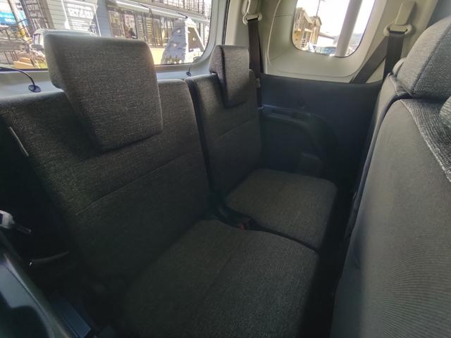 シエンタ ハイブリッドＺ　天井サーキュレーター・全方位カメラ・両側電動スライドドア・クルーズコントロール・コーナーセンサー・ＵＳＢ電源・ふらつき警報・ＬＥＤヘッドライト　スマートキー（26枚目）