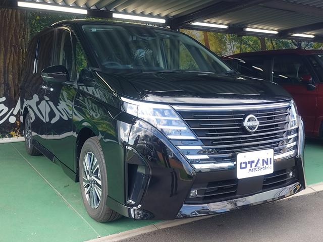 セレナ ｅ－パワー　ハイウェイスターＶ　アラモニ＋ルームミラー＋ドラレコ＋ＬＥＤヘッドライト＋ＮＣナビ　＋ＥＴＣ２．０＋ＳＯＳコール　シートヒーター　アルミホイール（7枚目）