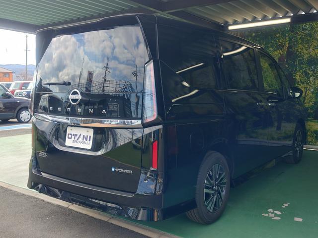 セレナ ｅ－パワー　ハイウェイスターＶ　アラモニ＋ルームミラー＋ドラレコ＋ＬＥＤヘッドライト＋ＮＣナビ　＋ＥＴＣ２．０＋ＳＯＳコール　シートヒーター　アルミホイール（15枚目）