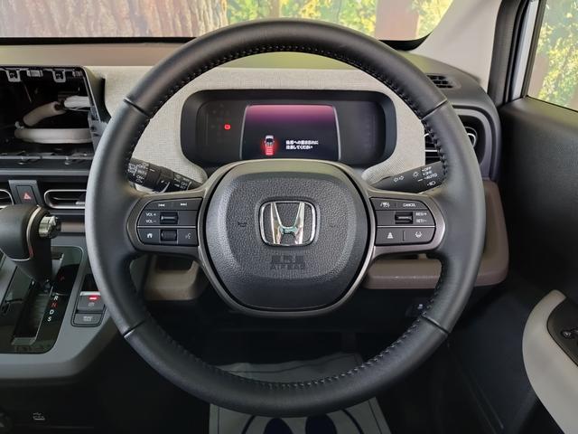 フリード エアー EX 内装ベージュ 両側電動スライドドア・クルーズコントロール・電子パーキング・シートヒーター バックカメラ アルミホイール オートライト(32枚目)