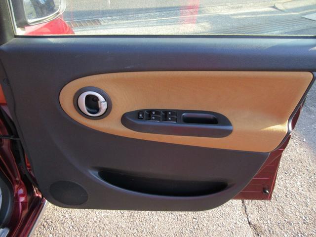 ミラジーノ Ｘ　衝突安全ボディ　キーレス　電動格納ミラー　マニュアルエアコン　ハロゲンヘッドライト　純正インテグレートオーディオ　４速オートマ　純正１３インチフルホイールキャップ　ルージュレッドクリスタルメタリック（7枚目）