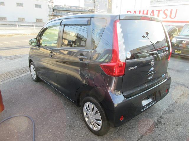 デイズ X 衝突安全ボディ スマートキー オートエアコン ハロゲンヘッドライト 純正フルセグナビ アラウンドビューモニター ETC 前ドラレコ 純正14インチフルホイールキャップ プッシュスタート 2WD 660(5枚目)
