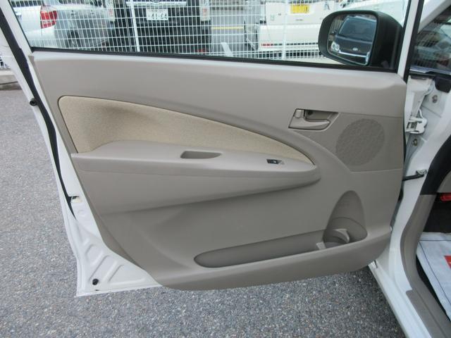 ムーヴ Xリミテッド 衝突安全ボディ アイドリングストップ ハロゲンヘッドライト オートエアコン スマートキー 純正ワンセグTVナビ バックカメラ 純正14インチアルミホイール パールホワイト ベンチシート 2WD 660(9枚目)