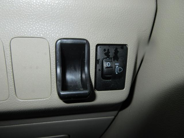 ミラ Ｌセレクション　衝突安全ボディ　キーレス　マニュアルエアコン　ブライトシルバーメタリック　５速マニュアル　ハロゲンヘッドライト　純正インテグレートオーディオ　純正１３インチフルホイールキャップ　２ＷＤ　６６０（18枚目）