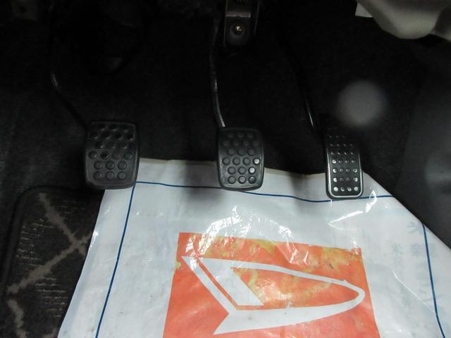 ミラ Ｌセレクション　衝突安全ボディ　キーレス　マニュアルエアコン　ブライトシルバーメタリック　５速マニュアル　ハロゲンヘッドライト　純正インテグレートオーディオ　純正１３インチフルホイールキャップ　２ＷＤ　６６０（25枚目）